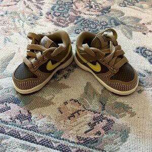 Nike undefeated canteen dunks (kids)